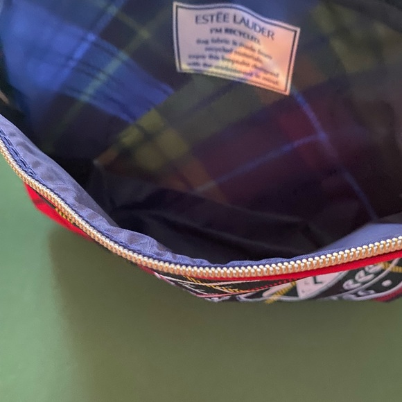 Estee Lauder New Makeup Bag w/Earrings & Lipstick - Picture 12 of 15